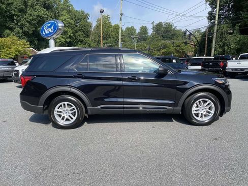 Used 2026 Ford Explorer Active AWD/4WD image 8
