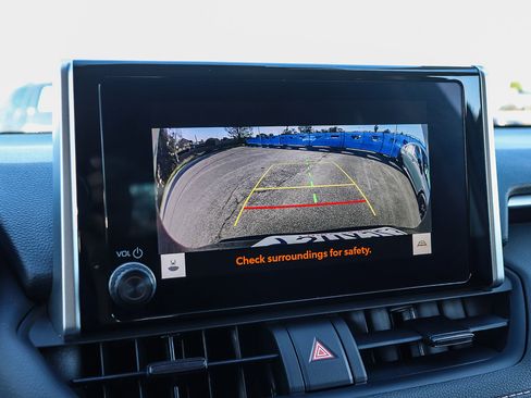 Used 2025 Toyota RAV4 XLE image 26