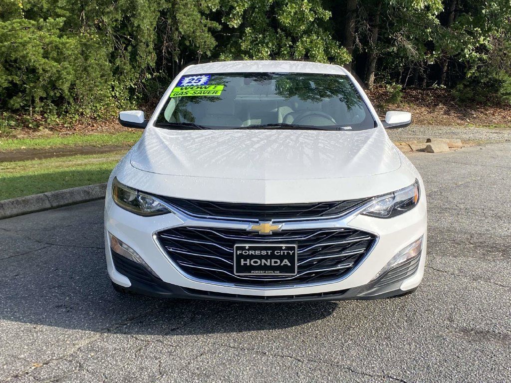 Used 2025 Chevrolet Malibu LT FWD image 7