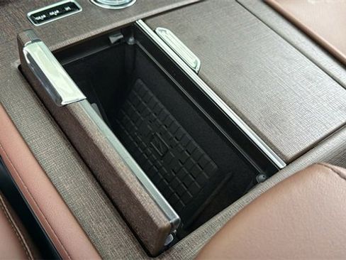 New 2025 Lincoln Navigator L Reserve image 29