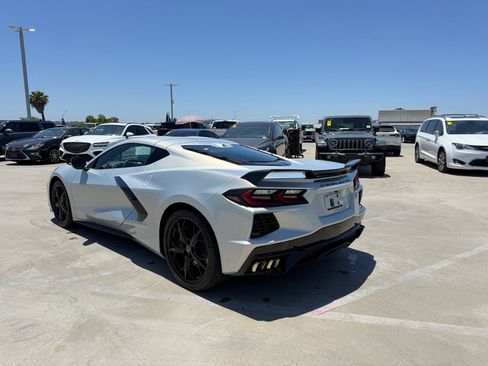Used 2021 Chevrolet Corvette Stingray Preferred Cpe w/ Z51 Performance Package RWD image 2