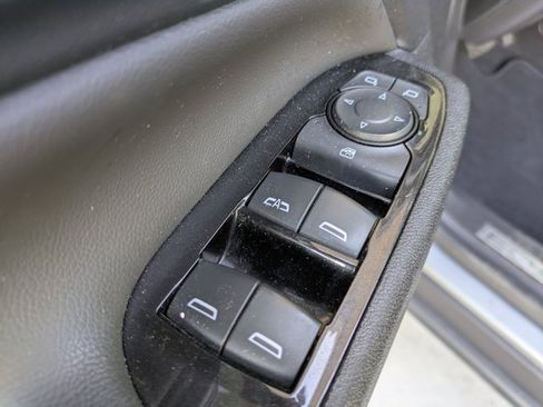 Used 2023 Chevrolet Equinox Premier image 24