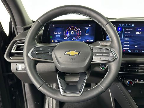 Used 2024 Chevrolet Traverse LT w/ LPO, Floor Liner Package FWD image 12