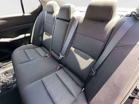 Used 2024 Nissan Altima 2.5 SV FWD image 28
