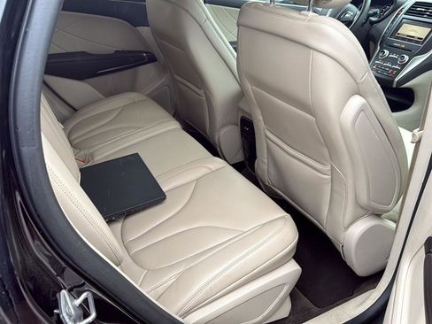 Used 2017 Lincoln MKC Premiere FWD image 8