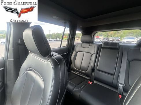 Used 2025 Jeep Grand Cherokee Limited AWD/4WD image 12
