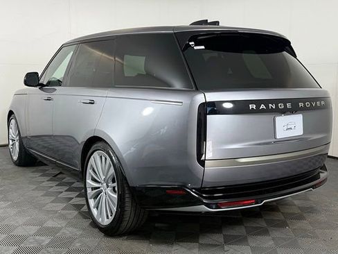 New 2025 Land Rover Range Rover SE image 4