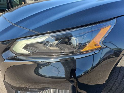 Used 2024 Nissan Altima 2.5 SR FWD image 34