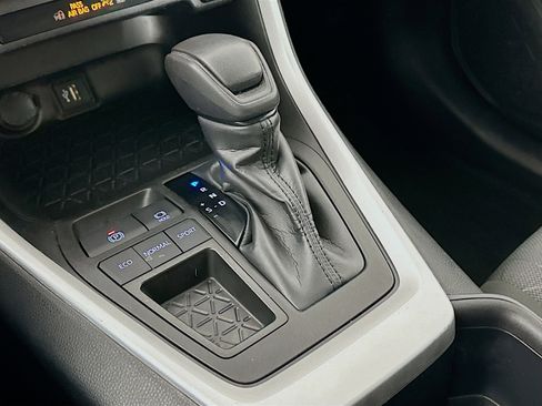 Used 2024 Toyota RAV4 XLE image 25