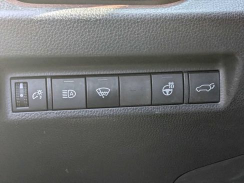 Used 2019 Toyota RAV4 Limited w/ Cold Weather Package FWD image 25