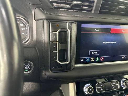 Used 2021 GMC Yukon Denali w/ Denali Premium Package image 20
