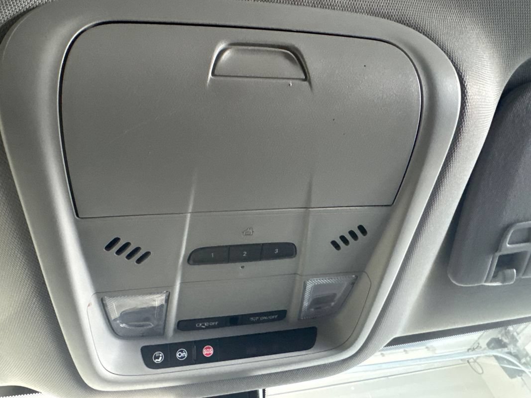 Used 2021 Buick Enclave Essence AWD/4WD image 31