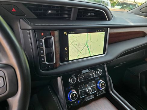 Used 2024 GMC Yukon Denali Ultimate AWD/4WD image 15