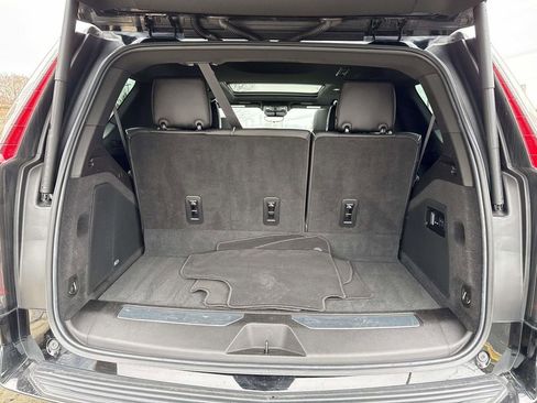 Used 2021 Cadillac Escalade Premium Luxury image 10