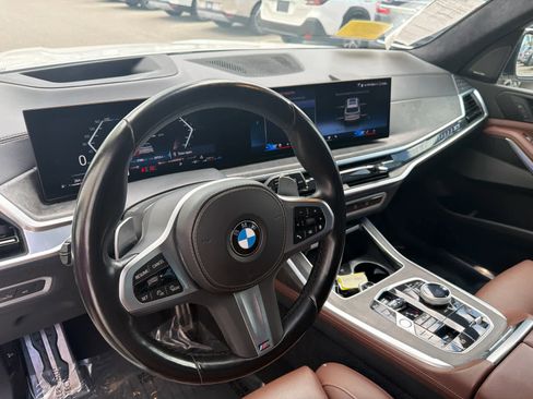 Certified 2024 BMW X7 xDrive40i w/ M Sport Package AWD/4WD image 17