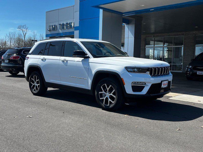 Used 2024 Jeep Grand Cherokee Limited AWD/4WD image 2