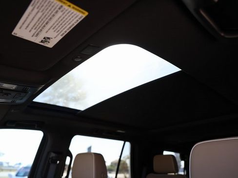 Used 2022 Chevrolet Tahoe Premier image 11