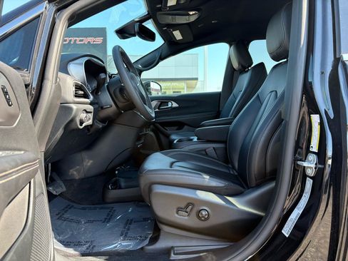 Used 2026 Chrysler Pacifica Select FWD image 20