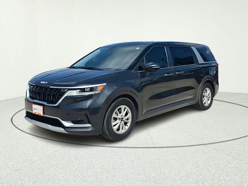 Used 2022 Kia Carnival LX FWD image 2