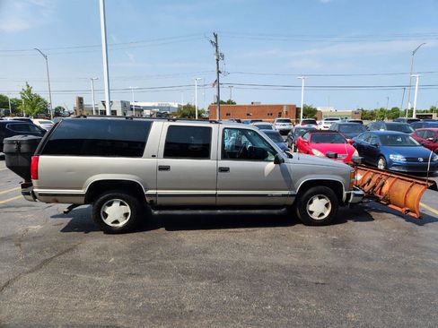 Used 1999 Chevrolet Suburban 4WD w/ Preferred Equipment Group 2 image 10