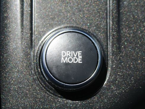 Used 2025 Ford Explorer Active w/ Active Comfort Package RWD image 39