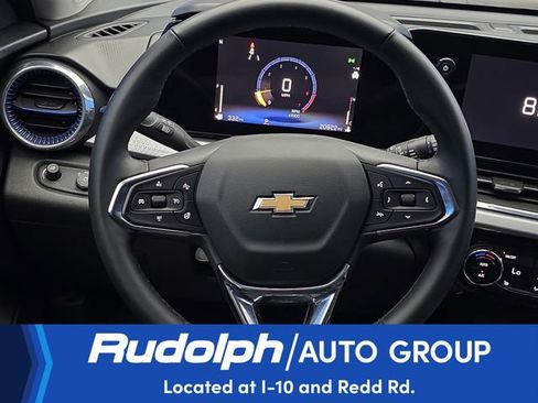 Used 2025 Chevrolet Trax LT w/ LT Convenience Package FWD image 15