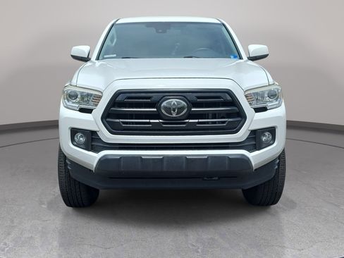 Used 2018 Toyota Tacoma SR w/ SR Convenience Package RWD image 2