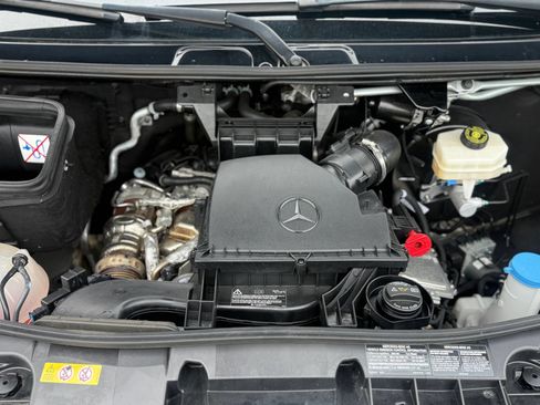 Used 2024 Mercedes-Benz Sprinter 2500 image 25