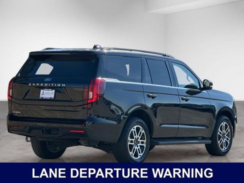 Used 2025 Ford Expedition Active AWD/4WD image 5