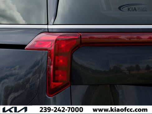 New 2026 Kia Carnival LX image 11