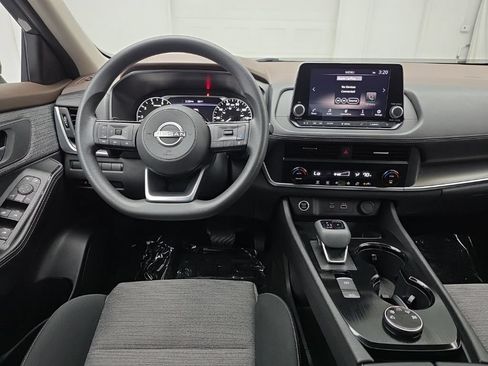 Used 2023 Nissan Rogue SV AWD/4WD image 16