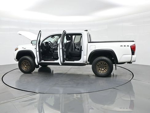 Used 2022 Toyota Tacoma SR image 39