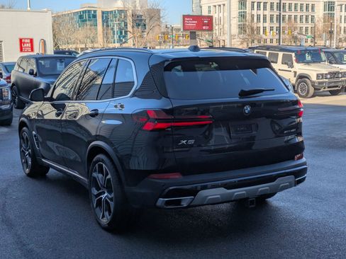 Used 2025 BMW X5 sDrive40i w/ Premium Package image 5