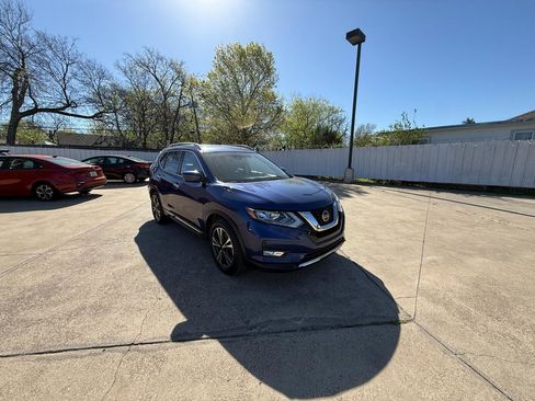 Used 2018 Nissan Rogue SL image 4