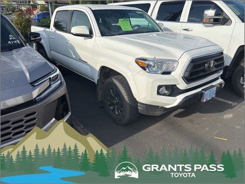 Used 2022 Toyota Tacoma SR5 AWD/4WD image 1