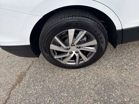 Used 2023 Chevrolet Equinox LT image 13