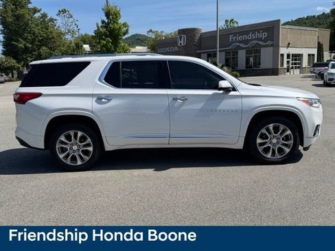 Used 2018 Chevrolet Traverse Premier w/ Driver Confidence II Package FWD image 4