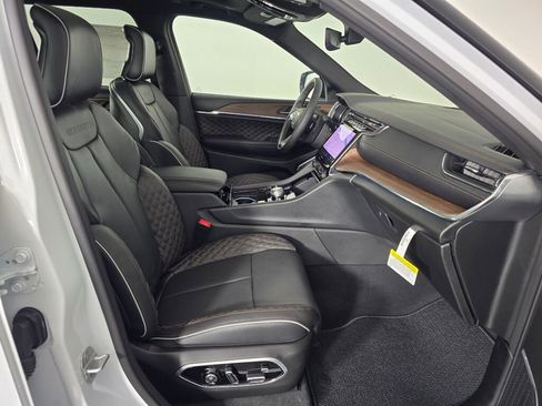 New 2025 Jeep Grand Cherokee Summit w/ Obsidian Package image 35