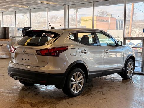 Used 2017 Nissan Rogue Sport S w/ S Appearance Package image 9