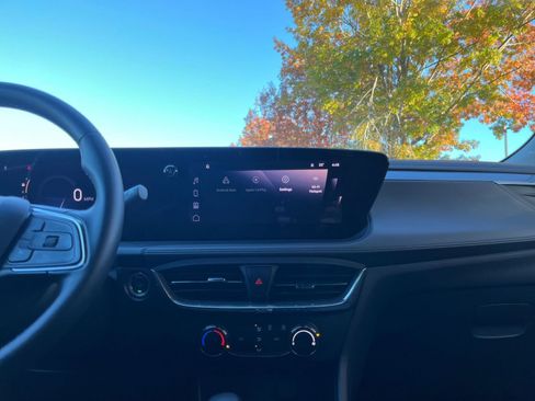 Used 2025 Buick Encore GX Preferred image 21