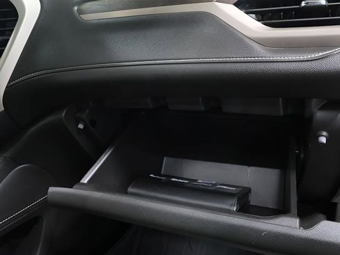 Used 2023 GMC Acadia Denali image 37