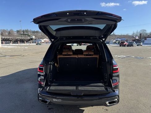 Used 2023 BMW X7 xDrive40i w/ M Sport Package image 7