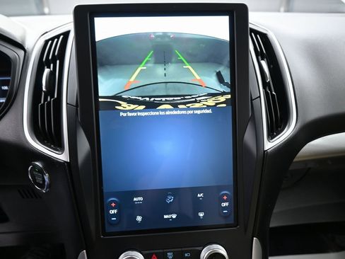 Used 2024 Ford Edge SE image 12