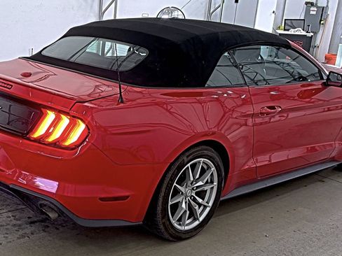 Used 2018 Ford Mustang Premium RWD image 4