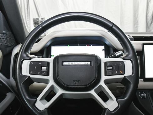 Used 2022 Land Rover Defender 90 X-Dynamic HSE AWD/4WD image 31