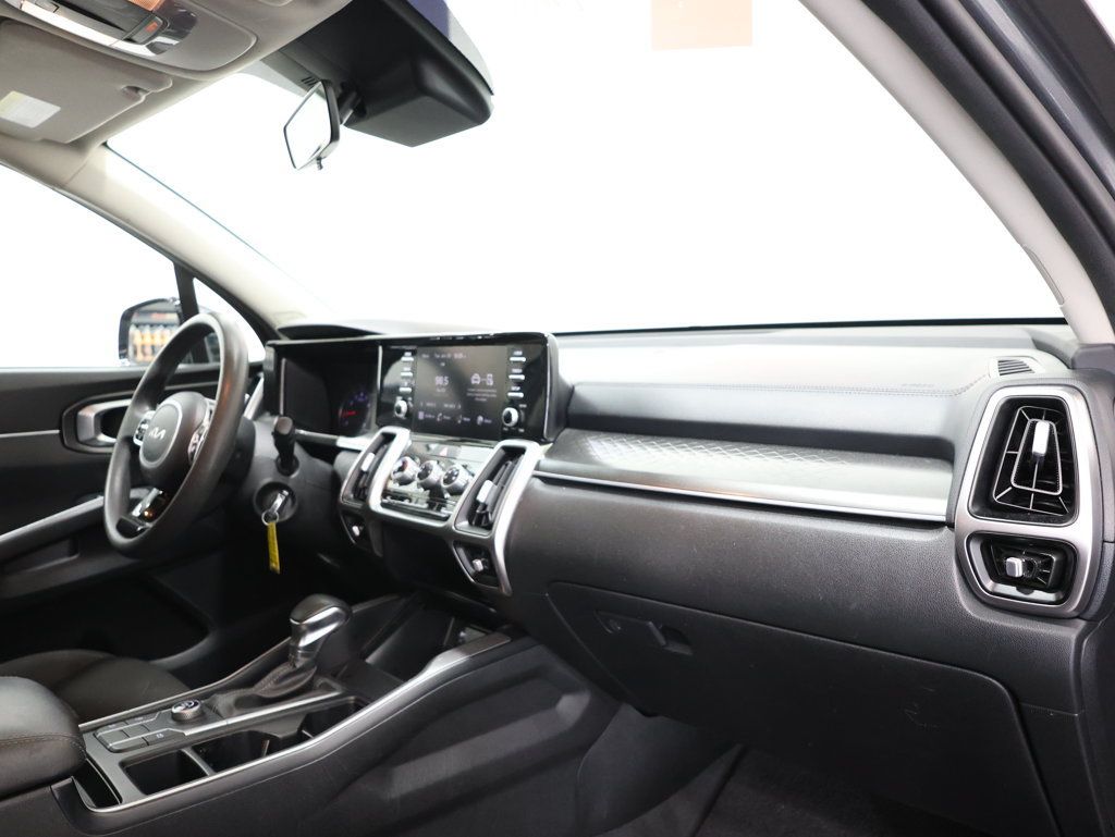 Used 2022 Kia Sorento LX FWD image 23