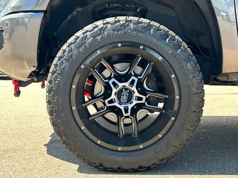 Used 2019 Toyota Tundra SR5 AWD/4WD image 25