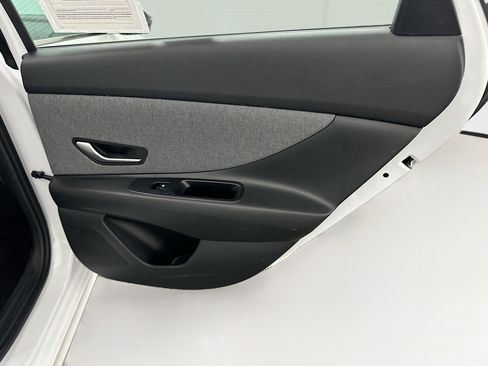 Used 2024 Hyundai Elantra Limited FWD image 32