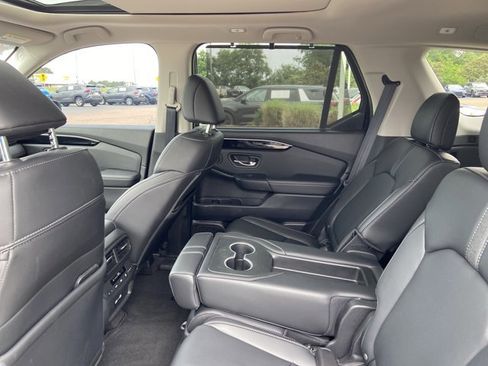 Used 2023 Honda Pilot Touring image 17