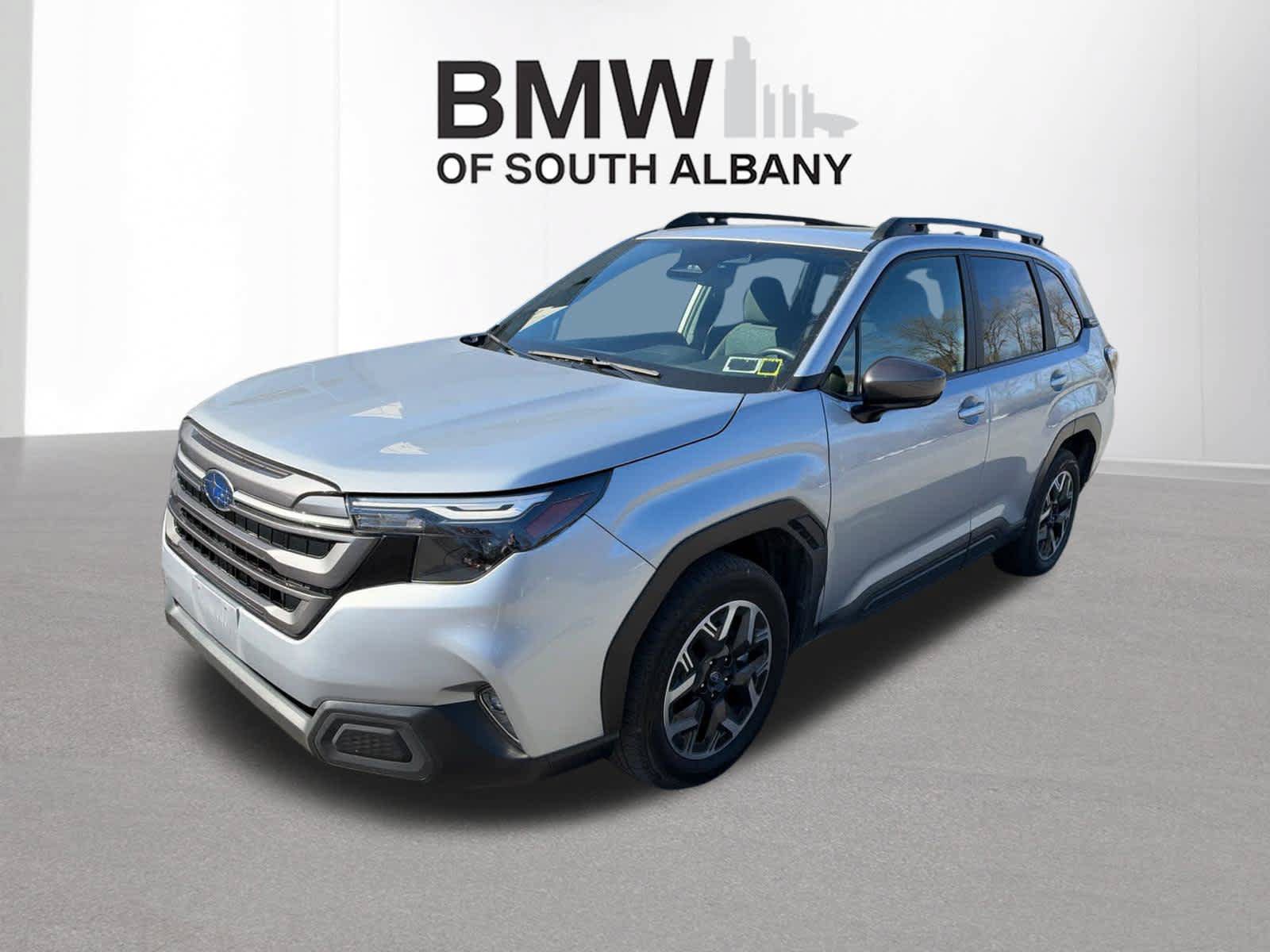 Used 2025 Subaru Forester Premium AWD/4WD image 1